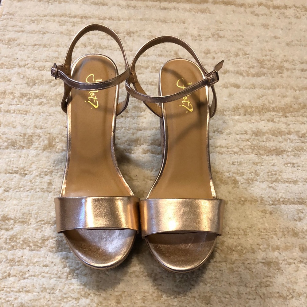 Y-Not? Rose Gold Wedges Size 8